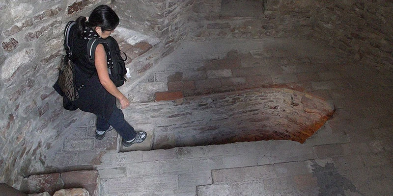 Assisi 00 15 47 22 still211