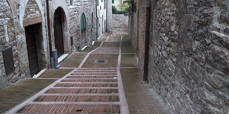 Assisi 00 16 12 27 still218