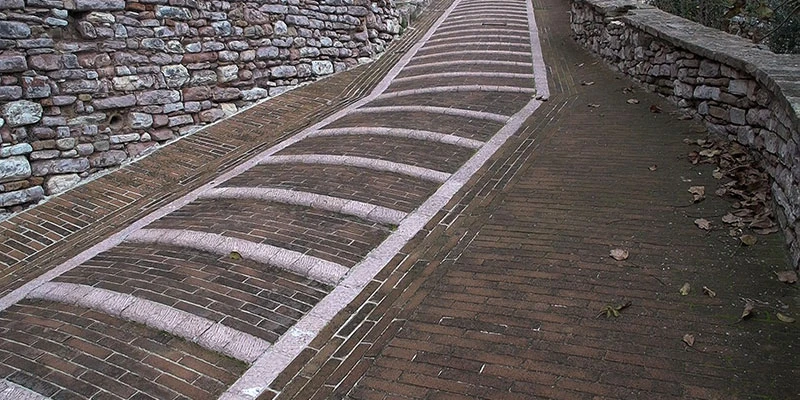 Assisi 00 17 46 04 still232