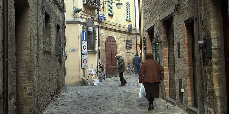 Bevagna 00 00 29 04 still057