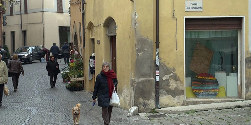 Bevagna 00 02 08 03 still076