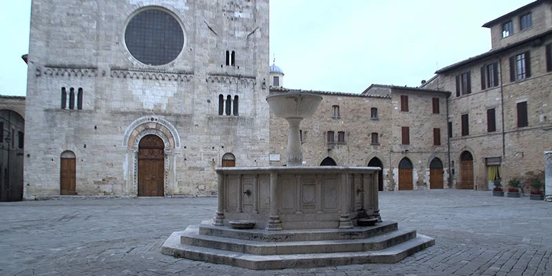 Bevagna 00 03 15 19 still091