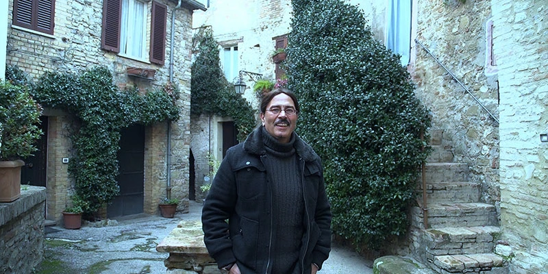 Bevagna 00 12 24 19 still240