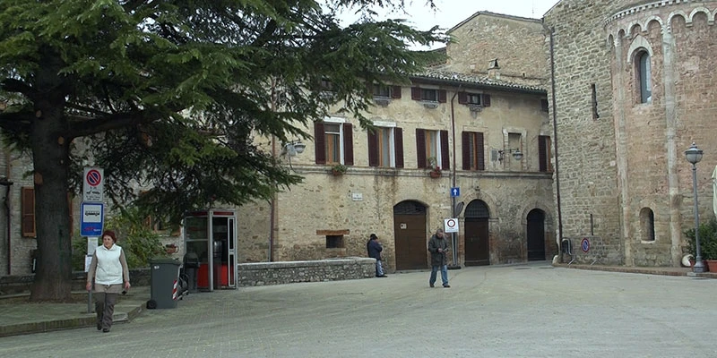 Bevagna 00 18 19 11 still328