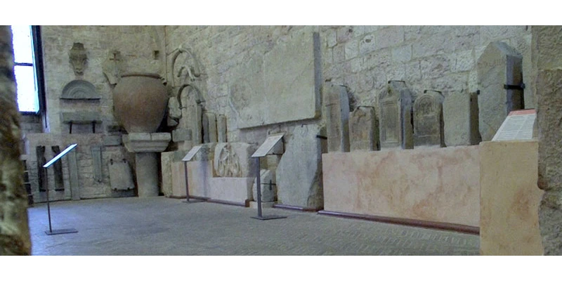 Gubbio 2 00 04 17 22 still133