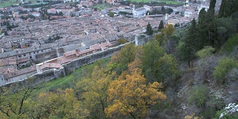 Gubbio 3 00 06 44 12 still127
