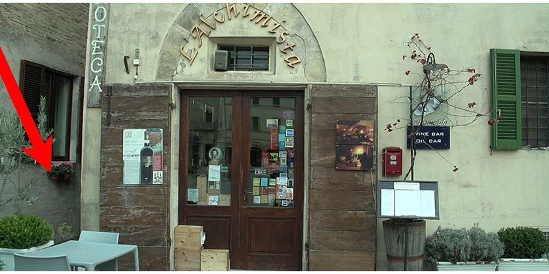 Montefalco umbria n2l 00 04 31 08 still097arrow