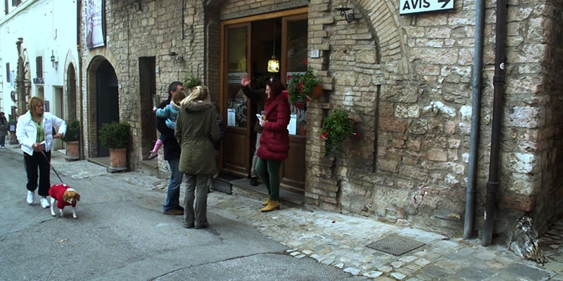 Spello umbria italy complete tour n2l 00 06 10 14 still021