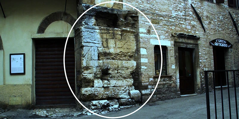 Spello umbria italy complete tour n2l 00 07 41 29 still039