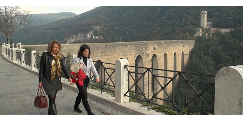 Spoleto monuments ff 00 05 46 24 still095