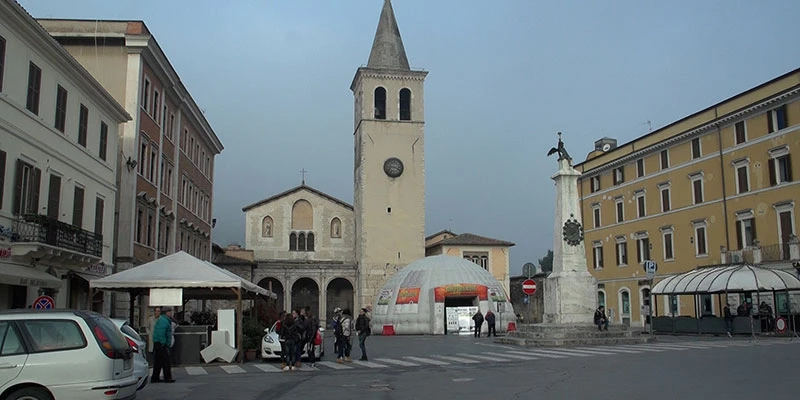 Spoleto monuments ff 00 13 48 10 still351sh