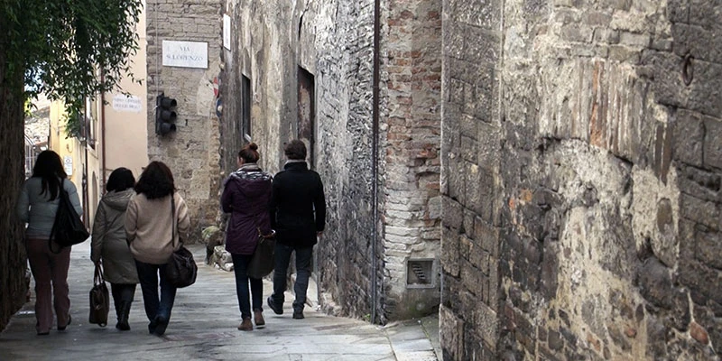 Todi2 00 04 38 08 still127