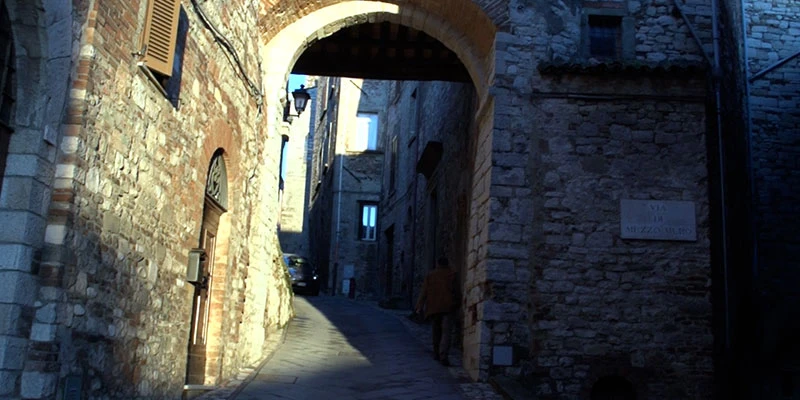 Todi2 00 16 36 12 still302