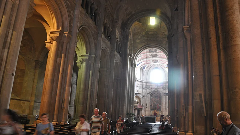 Ambulatory columns behind the altar of Lisbon Cathedral