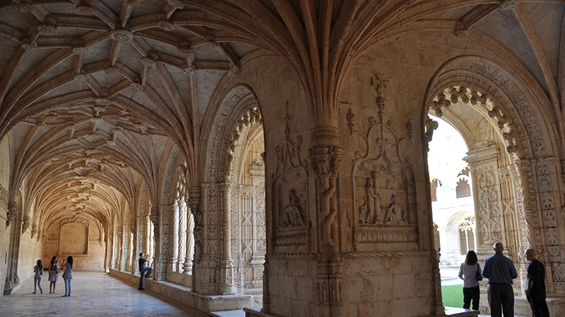 Long arcade of arches at the Jeronimos Monastery