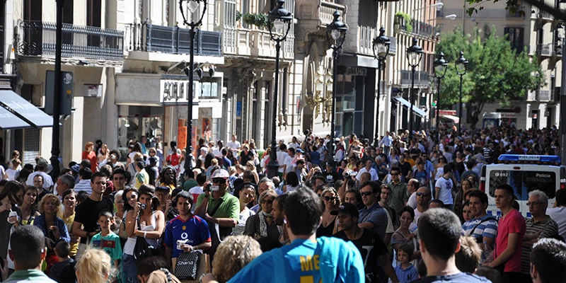 People-watching along Portal de l'Àngel promenade