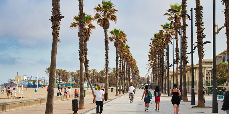 Las Arenas beach