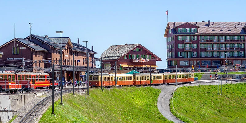 Trains (68)
