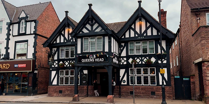 The Queen's Head, a gabled black-and-white pub in Chester
