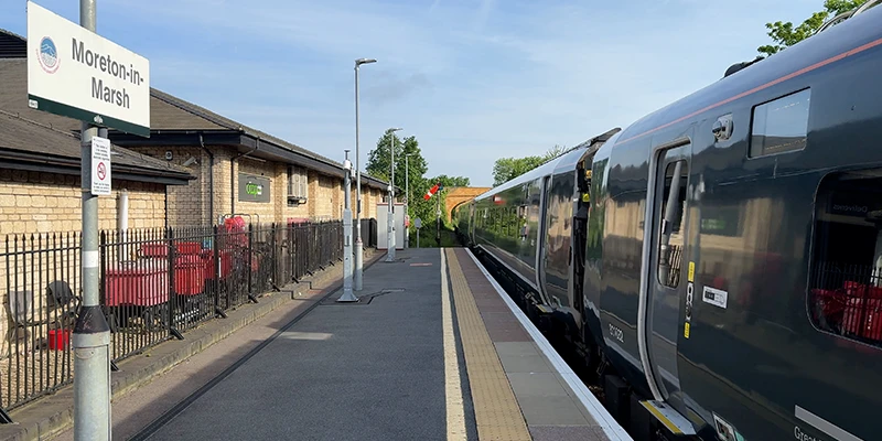 Moreton-in-Marsh railway station with Great Western train