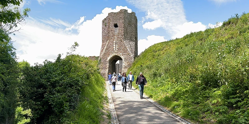 The path leading up to a gateway arch at Dover Castle