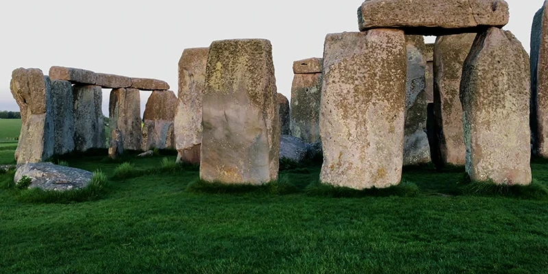 The trilithon horseshoe at the center of Stonehenge