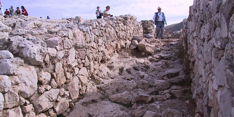 Interior walls and terracing of the Mycenae palace