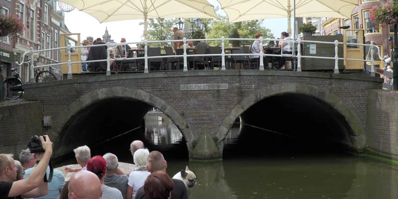 Alkmaar town 00 01 16 03 still026