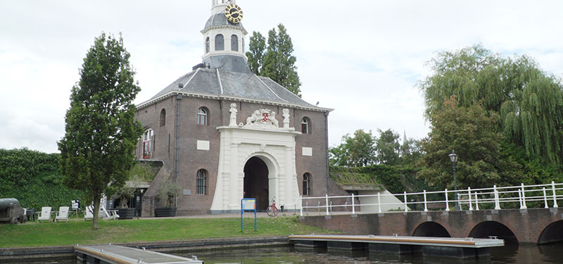 Летящите холандци и другите от ниските земи Leiden-canal-boat-tour.00_11_00_14.Still131