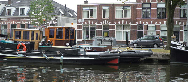 Летящите холандци и другите от ниските земи Leiden-canal-boat-tour.00_11_40_26.Still138