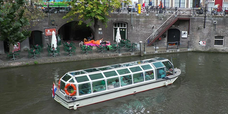 Boat canal