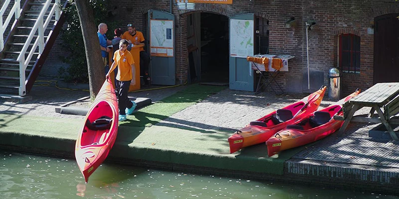 Boat shop2