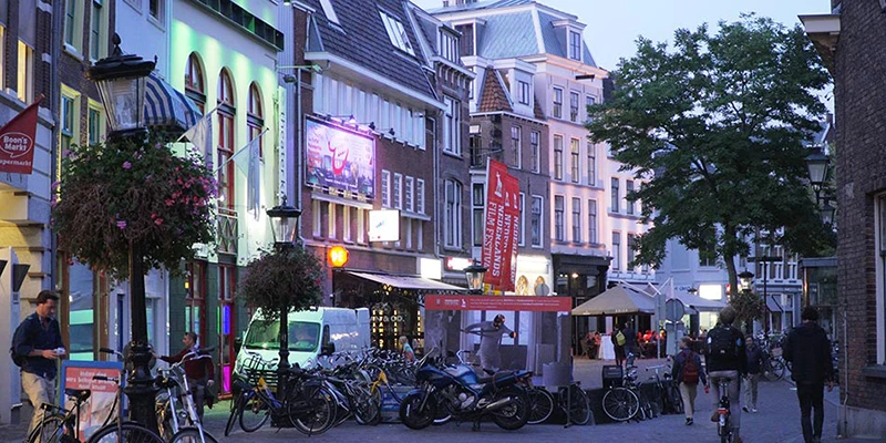 Eve shops
