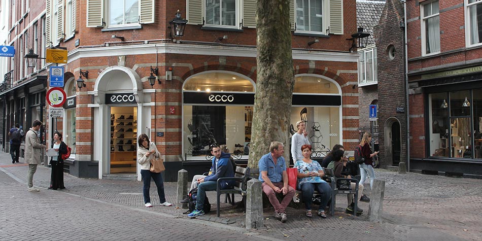 Utrecht the Netherlands promenades along the main canals with